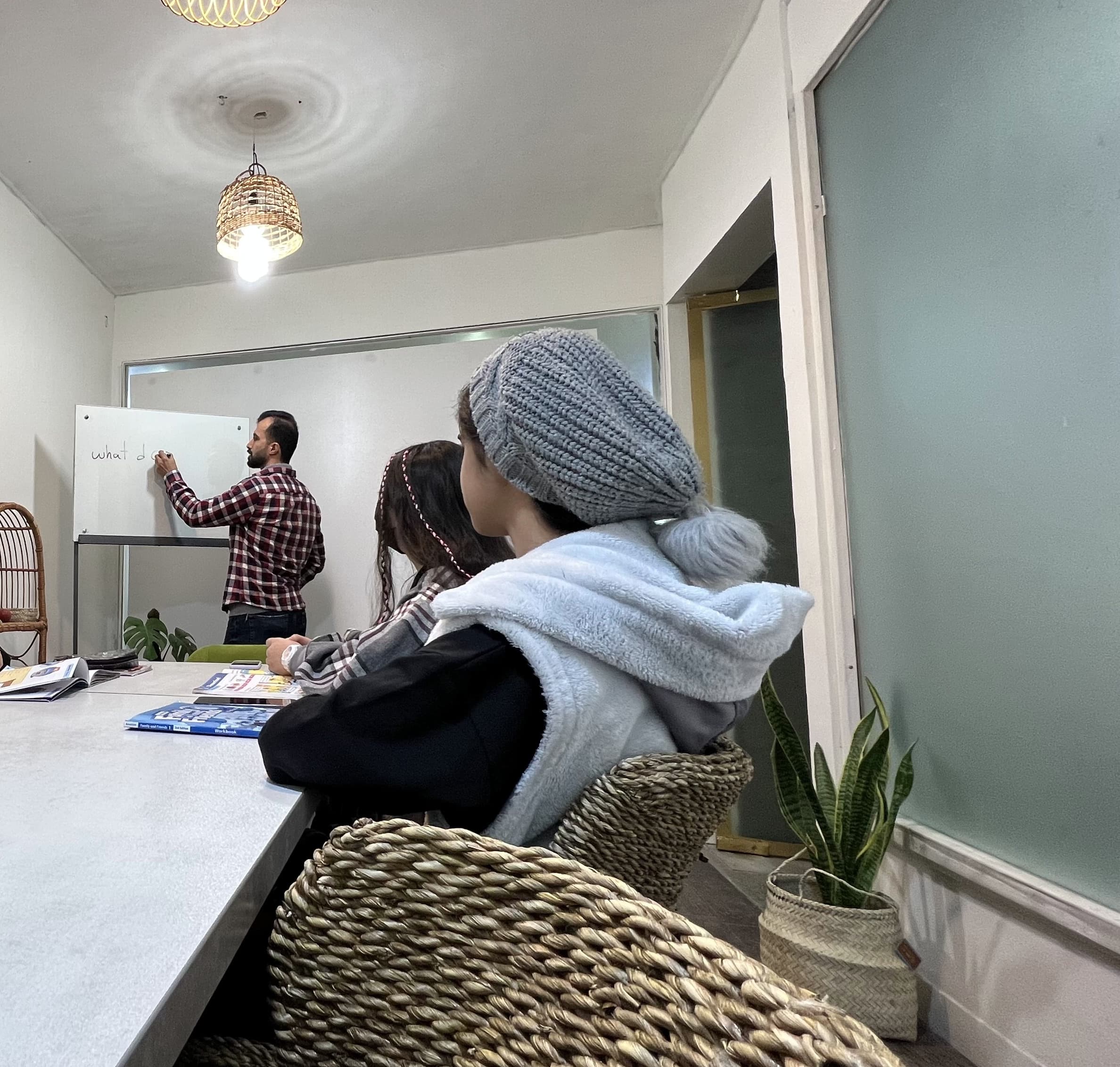 آموزشگاه دخترانه زبان های خارجه امید دانش